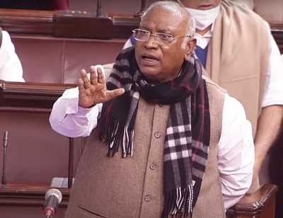 केंद्र ने बहुमत के बुलडोजर से विपक्ष को सदन में दबाया : कांग्रेस